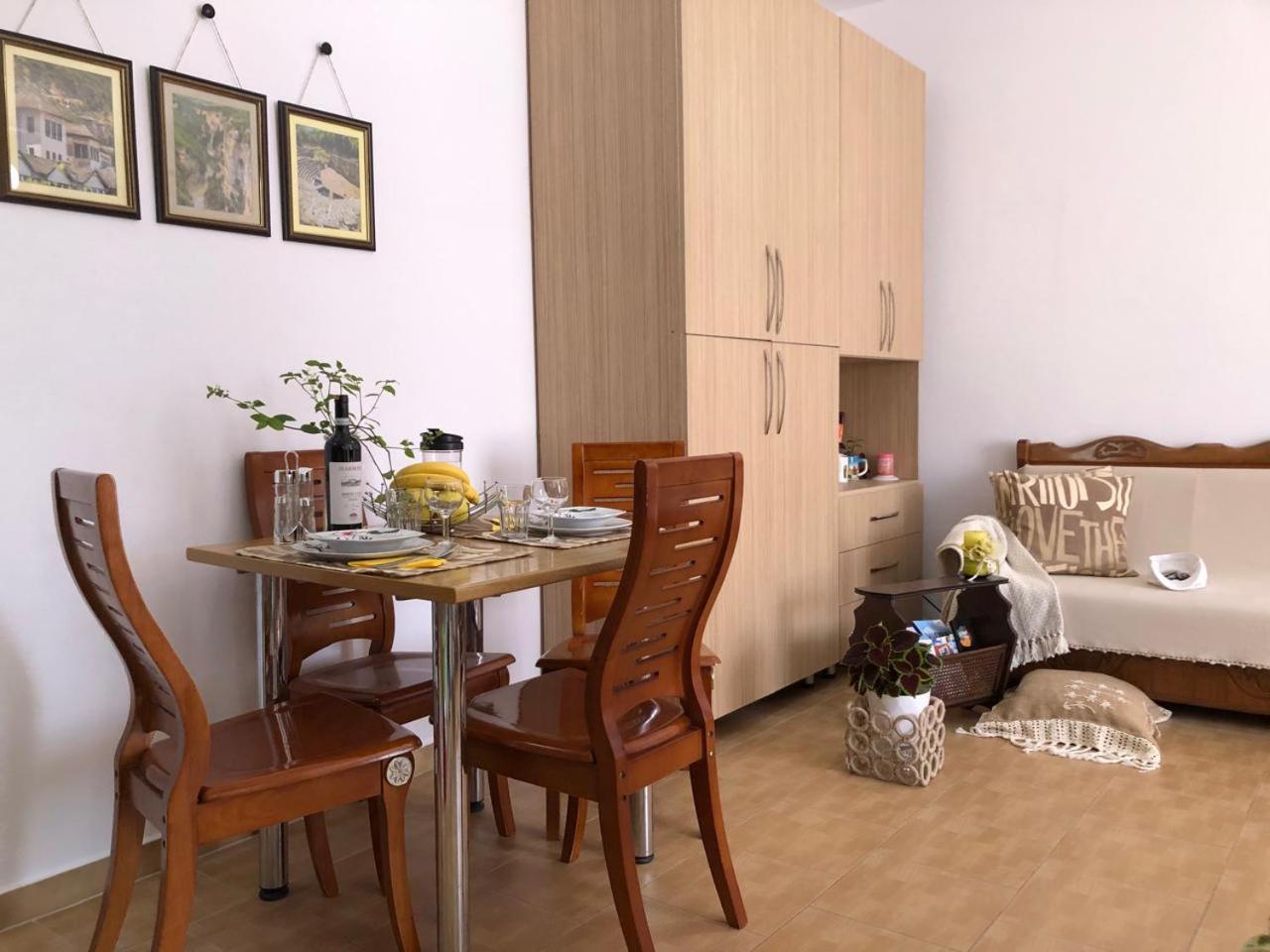 Studio Of Shpresa Vlorë Buitenkant foto
